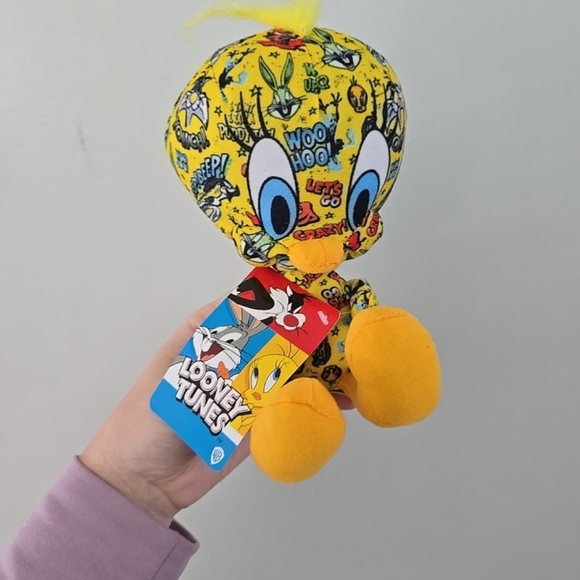 Looney Tunes Tweety Plush with Comic Print - Picture 13 of 13